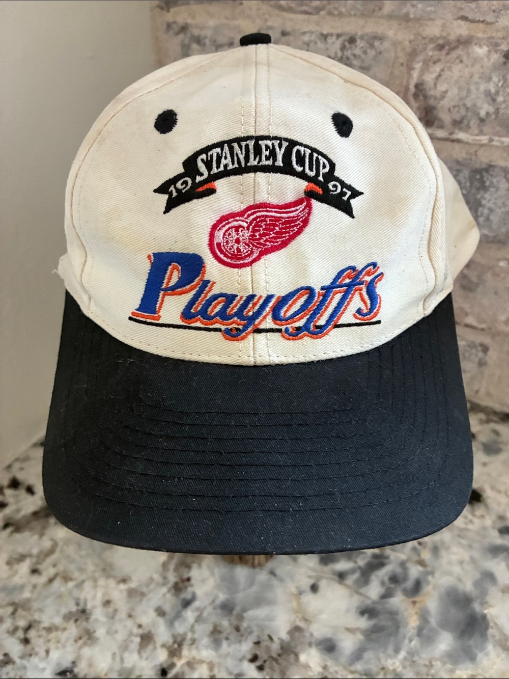 Vintage 1997 NHL Stanley Cup Playoffs Hat